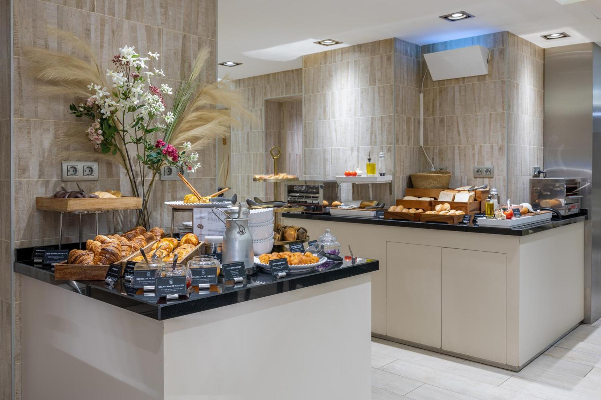 Hotel Santa Marta Barcelona Bagian luar foto