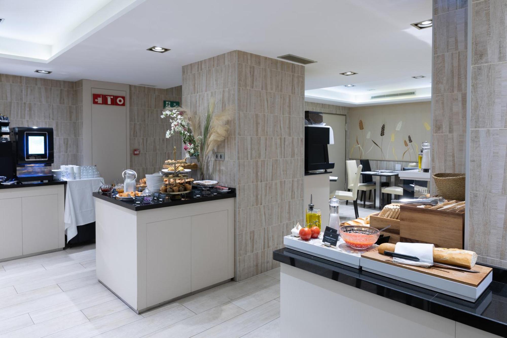 Hotel Santa Marta Barcelona Bagian luar foto